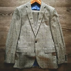36R - Like New - J. Crew Ludlow Slim Grey Plaid Italian Wool Suit (Jacket/Pants)